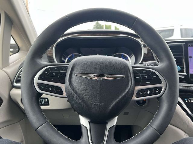 2022 Chrysler Pacifica Hybrid Limited - Photo 10
