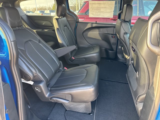 2026 Chrysler Pacifica Select - Photo 22