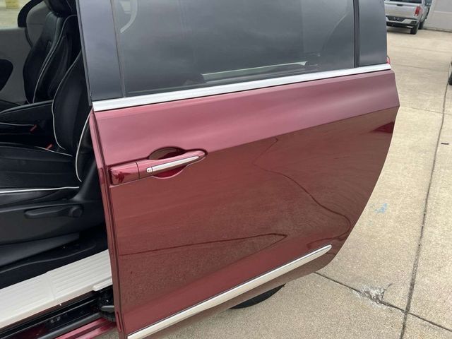 2022 Chrysler Pacifica Hybrid Limited - Photo 15