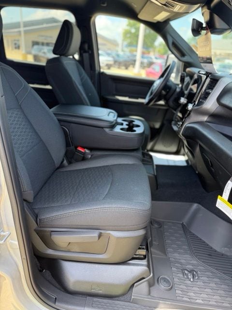 2026 RAM 3500 Tradesman - Photo 14