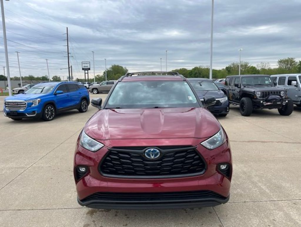 Used 2024 Toyota Highlander Hybrid XLE SUV