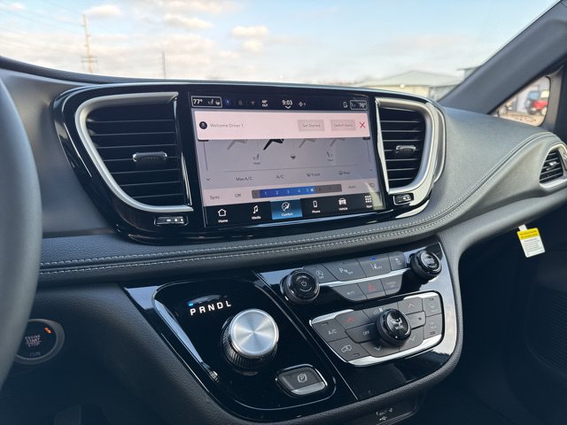 2026 Chrysler Pacifica Select - Photo 17