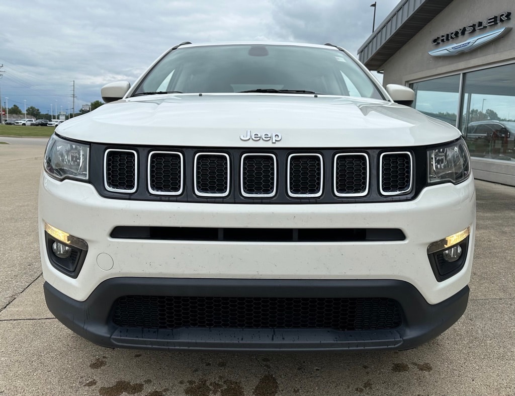 Certified 2018 Jeep Compass Latitude with VIN 3C4NJDBB4JT451798 for sale in Paris, IL