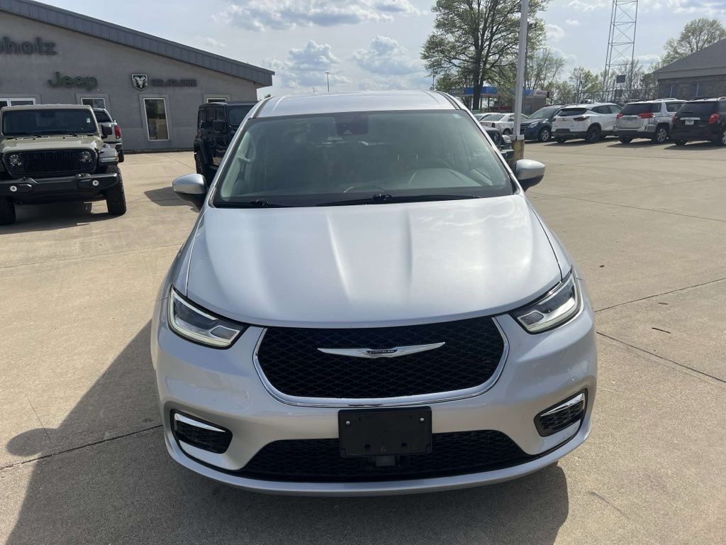 Used 2023 Chrysler Pacifica Touring L with VIN 2C4RC1BG6PR582281 for sale in Paris, IL