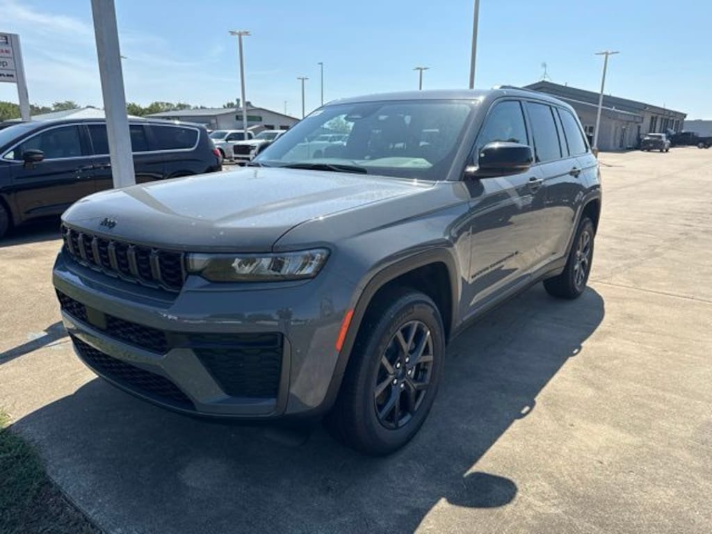 New 2027 Jeep Grand Cherokee Laredo Altitude Sport Utility