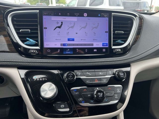 2022 Chrysler Pacifica Hybrid Limited - Photo 12