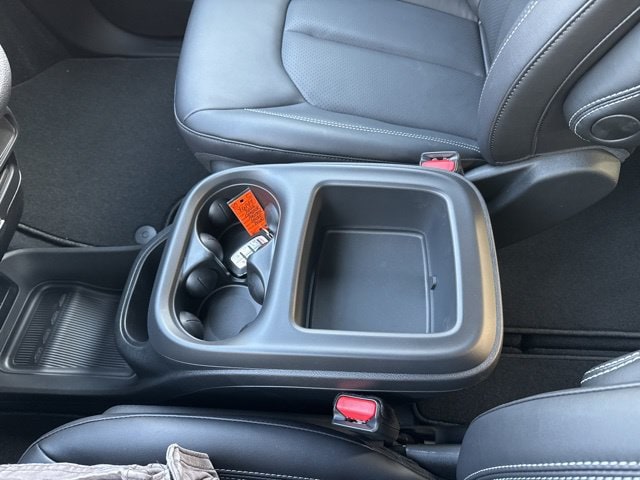 2026 Chrysler Pacifica Select - Photo 16