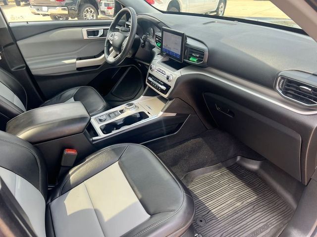 2022 Ford Explorer XLT - Photo 17