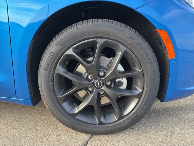 2026 Chrysler Pacifica Select - Photo 8