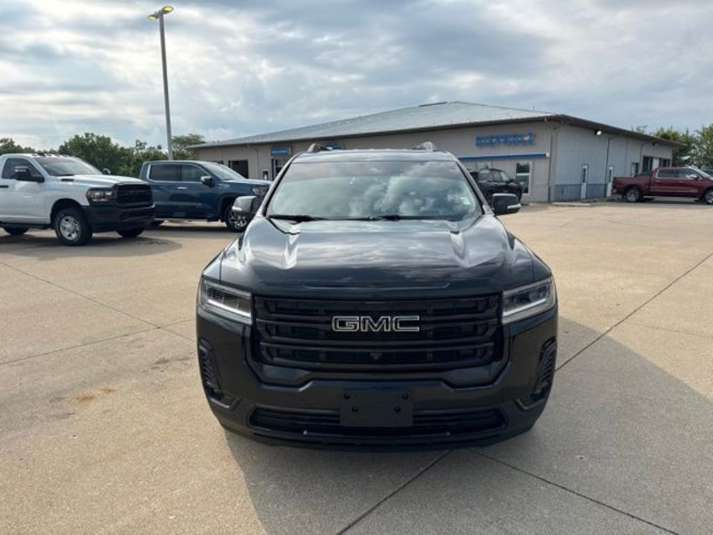 Used 2023 GMC Acadia SLT SUV