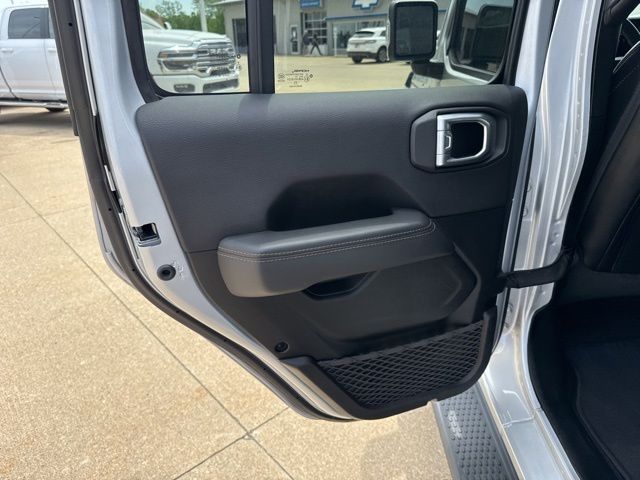 2023 Jeep Wrangler 4-Door High Altitude - Photo 20