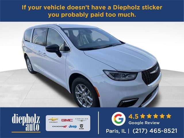 2026 Chrysler Pacifica Select's photo