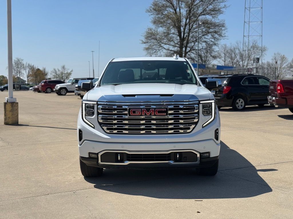 Used 2022 GMC Sierra 1500 Denali Denali with VIN 1GTUUGET0NZ572741 for sale in Paris, IL