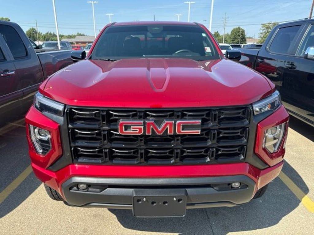 Used 2025 GMC Canyon Elevation Truck