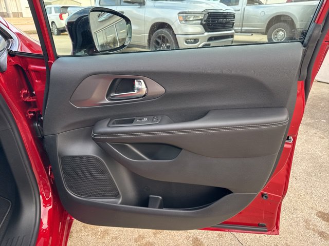 2026 Chrysler Pacifica Select - Photo 25