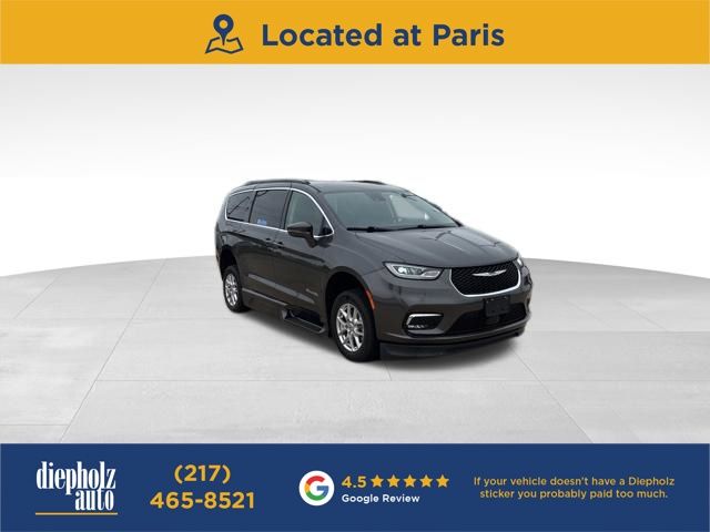 2022 Chrysler Pacifica Touring L's photo