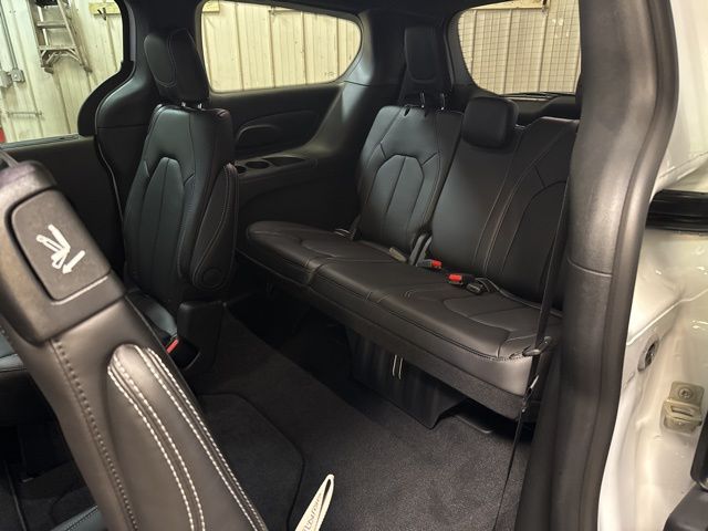 2026 Chrysler Pacifica Select - Photo 21