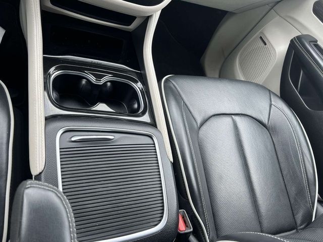 2022 Chrysler Pacifica Hybrid Limited - Photo 13