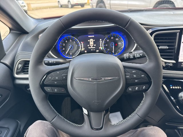 2026 Chrysler Pacifica Select - Photo 15