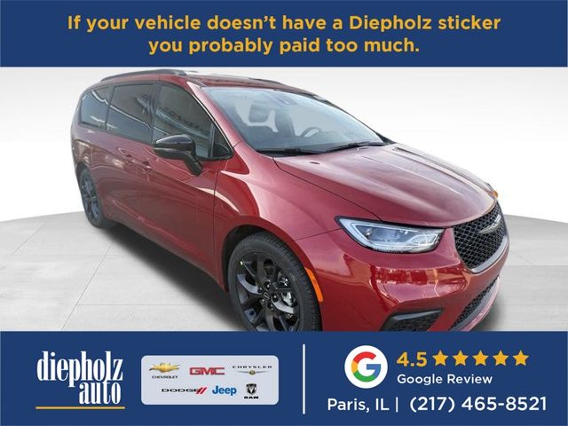 2026 Chrysler Pacifica Select's photo