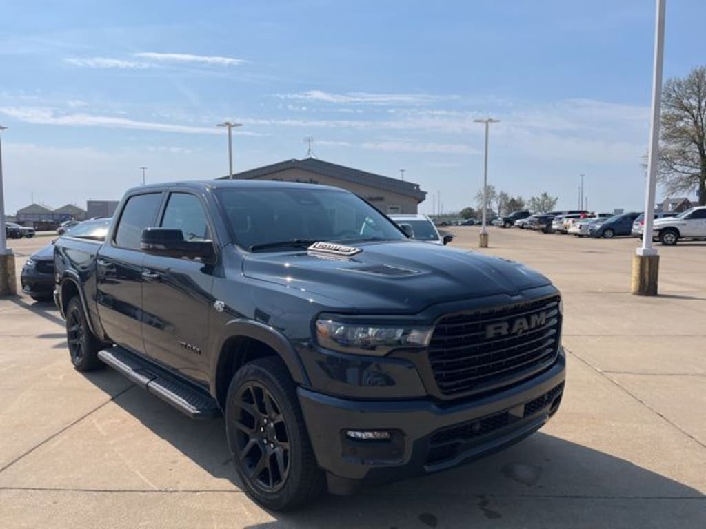 New 2026 Ram 1500 LARAMIE CREW CAB 4X4 5'7 BOX Pickup
