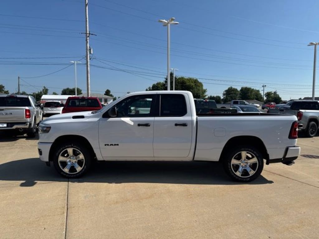 New 2026 Ram 1500 EXPRESS QUAD CAB 4X4 6'4 BOX Pickup