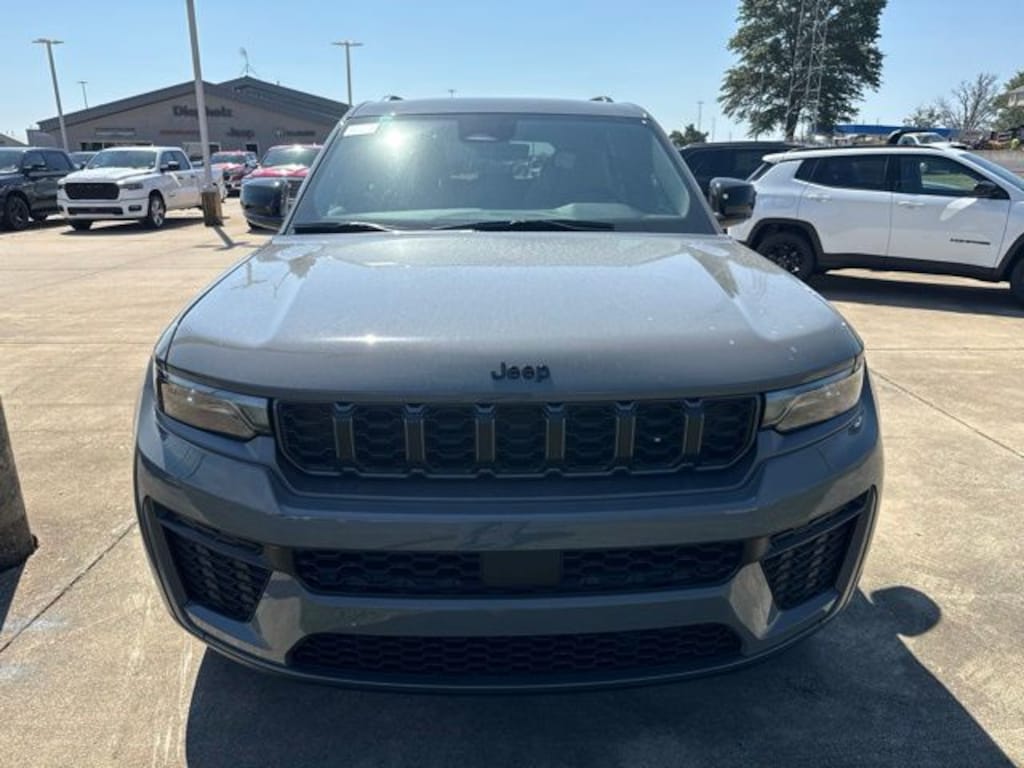 New 2027 Jeep Grand Cherokee Laredo Altitude Sport Utility