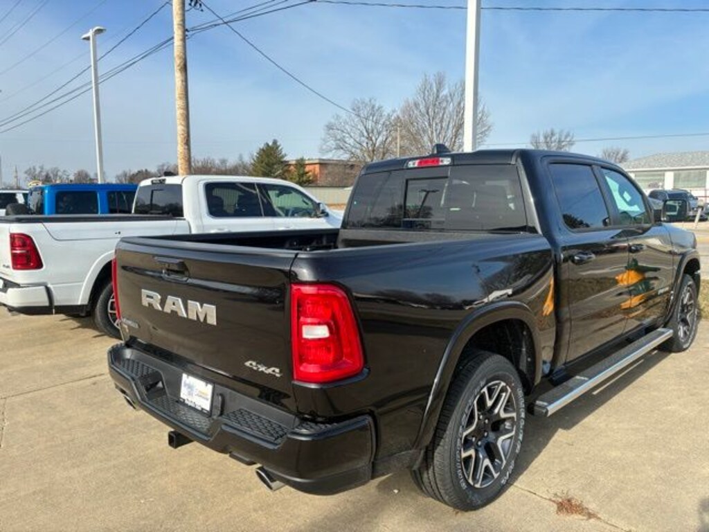 New 2026 Ram 1500 LARAMIE CREW CAB 4X4 5'7 BOX Pickup