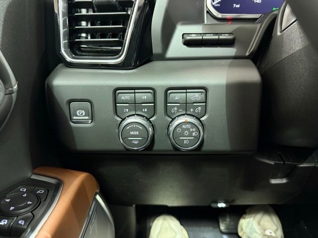2026 GMC Sierra 2500HD Denali Ultimate - Photo 15