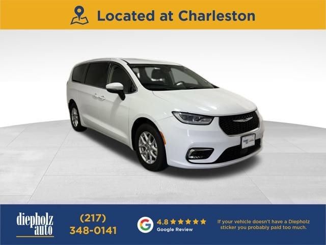2023 Chrysler Pacifica Touring L's photo