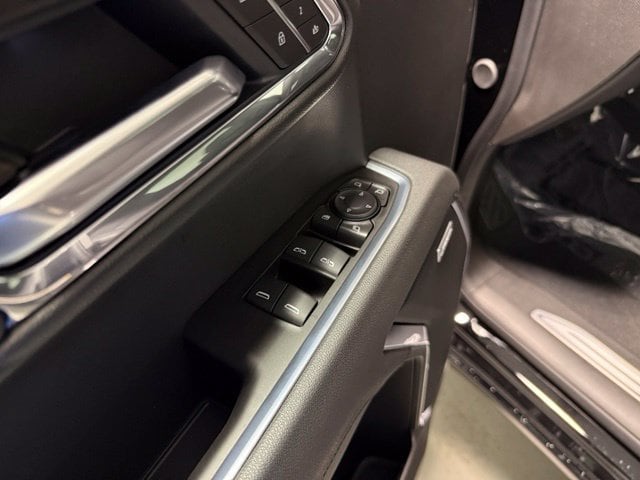 2026 GMC Sierra 1500 SLT - Photo 11