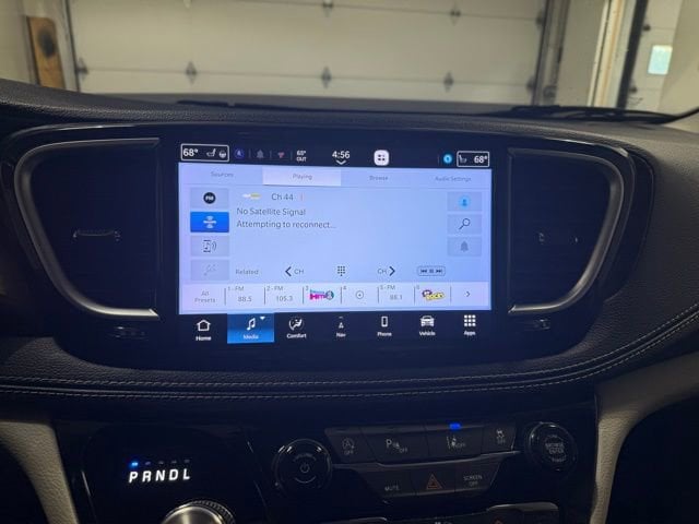 2021 Chrysler Pacifica Limited - Photo 11