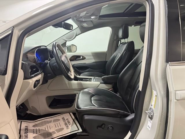 2021 Chrysler Pacifica Limited - Photo 9