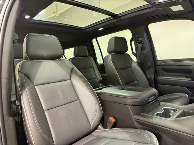 2022 GMC Yukon XL SLT - Photo 32