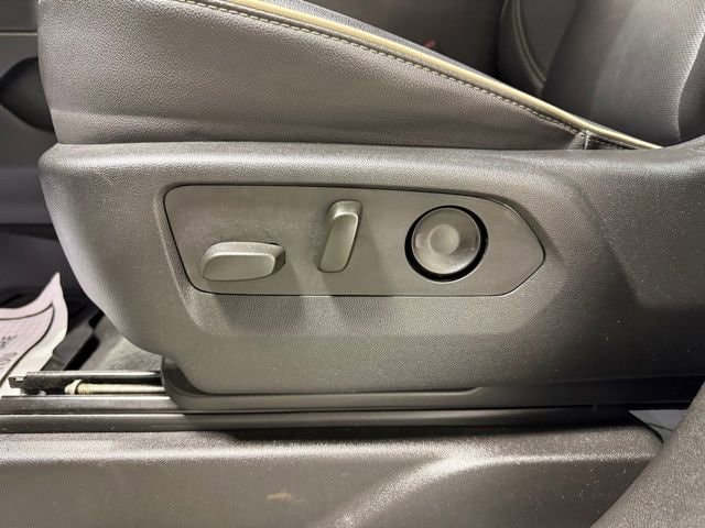 2022 GMC Yukon XL SLT - Photo 14