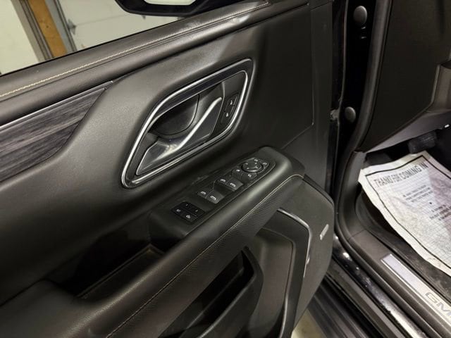2022 GMC Yukon XL SLT - Photo 12