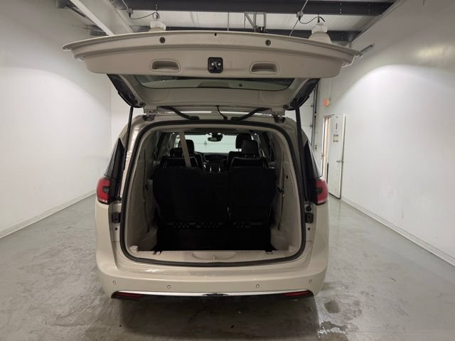 2021 Chrysler Pacifica Limited - Photo 6