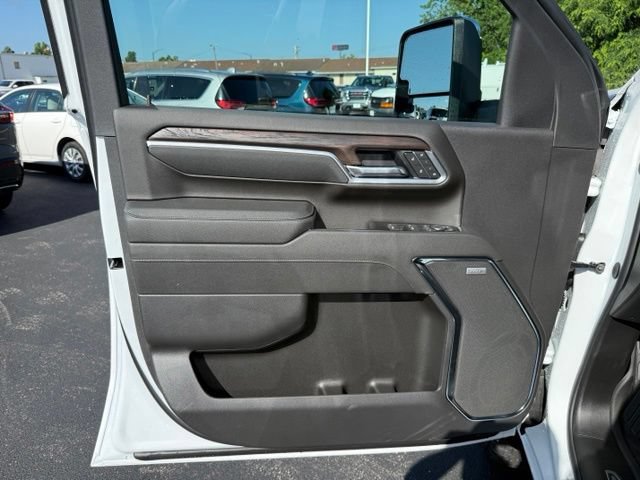 2026 GMC Sierra 2500HD SLT - Photo 9