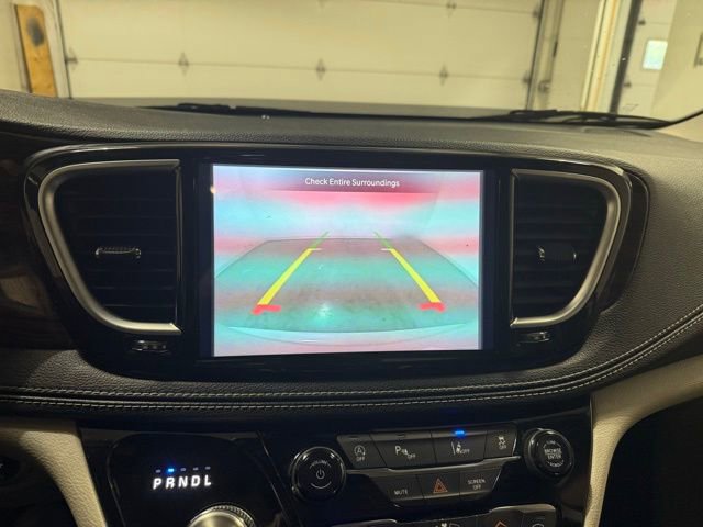 2021 Chrysler Pacifica Limited - Photo 12