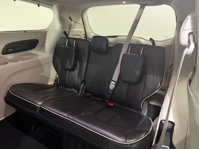 2021 Chrysler Pacifica Limited - Photo 18