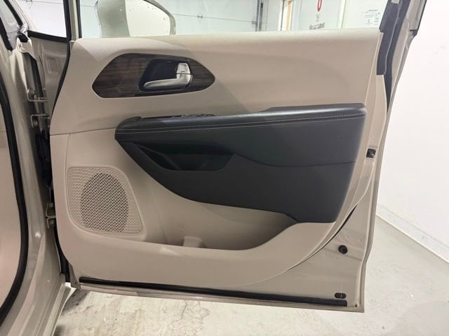 2021 Chrysler Pacifica Limited - Photo 19