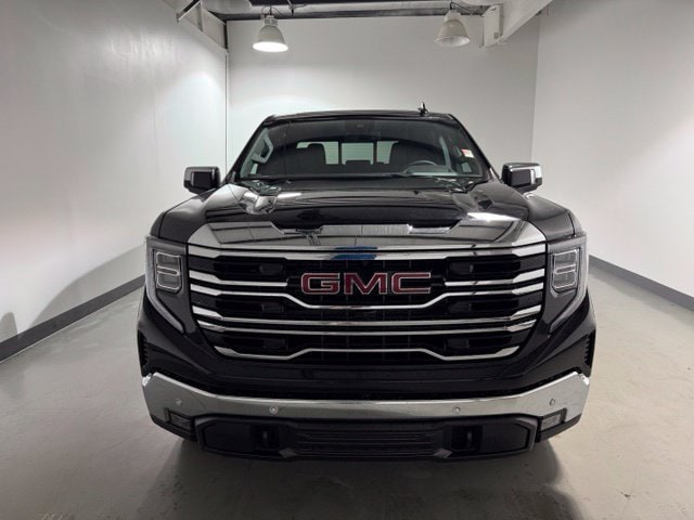 2026 GMC Sierra 1500 SLT - Photo 2