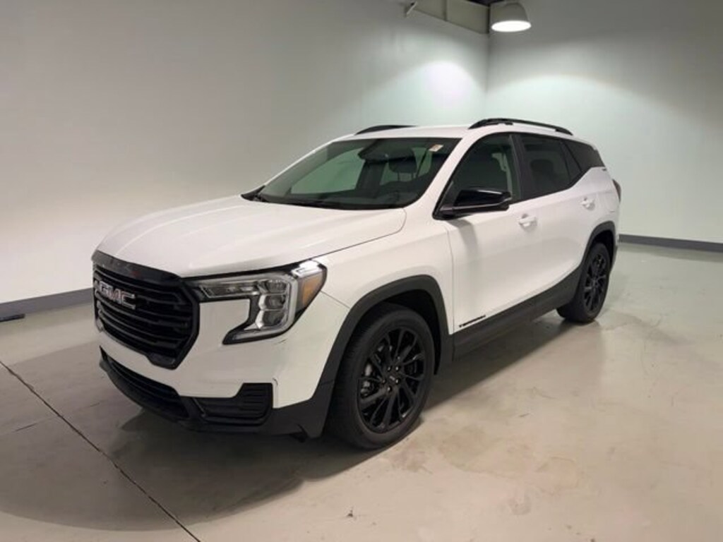 Used 2024 GMC Terrain SLE SUV