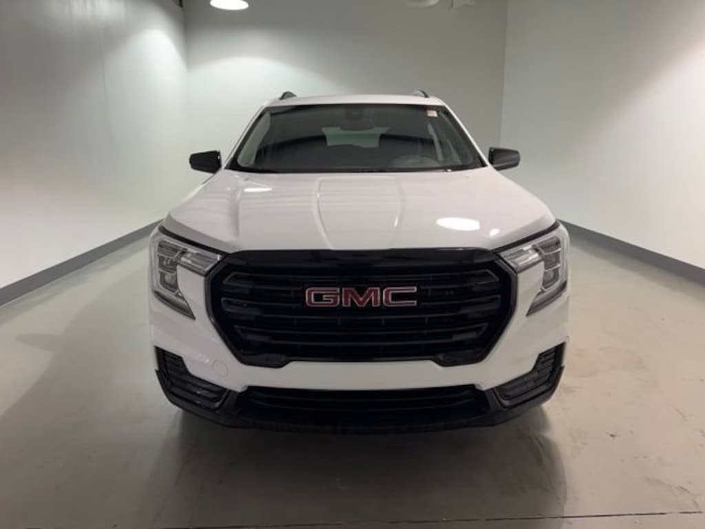 Used 2024 GMC Terrain SLE SUV
