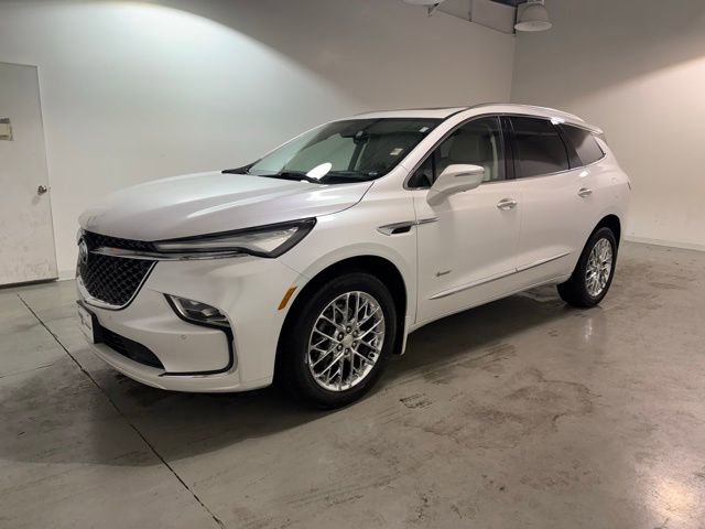 2023 Buick Enclave Avenir photo 2