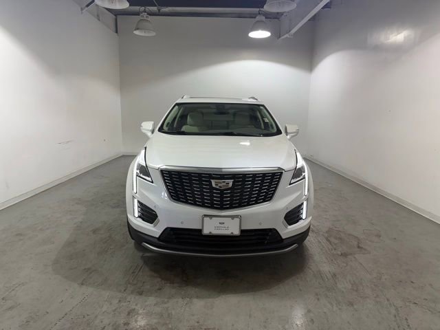 2022 Cadillac XT5 Premium Luxury photo 2