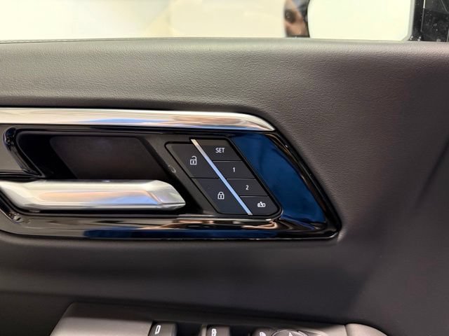 2026 Chevrolet Suburban Premier - Photo 13