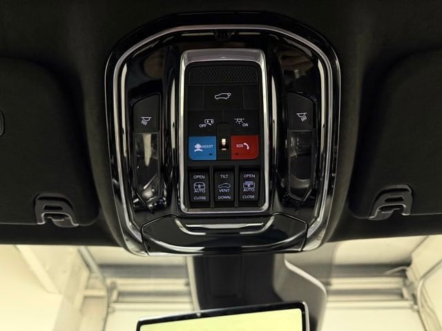2024 Jeep Grand Wagoneer L Series II - Photo 26