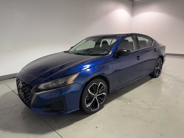 2024 Nissan Altima SR - Photo 3