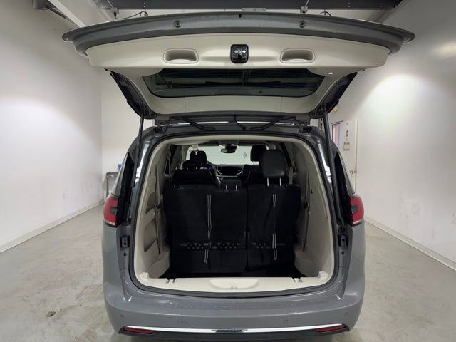 2022 Chrysler Pacifica Touring L - Photo 8